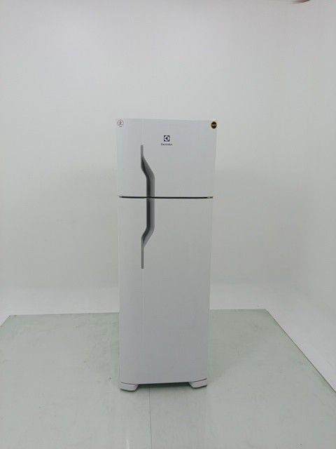 REFRIGERADOR ELECTROLUX DC35A   DUAS PORTAS C