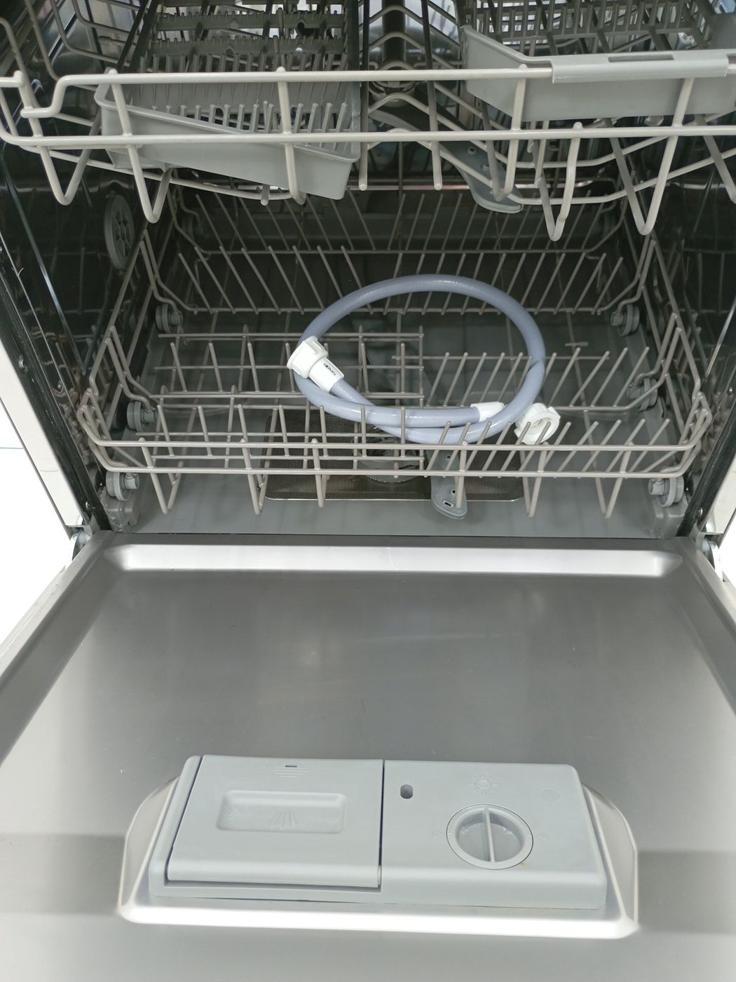 LAVA LOUCAS ELECTROLUX LL08S - Lava Louça Ele
