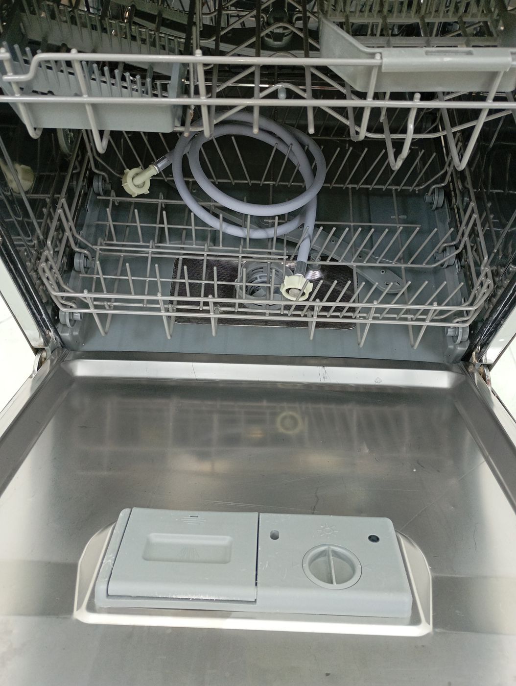 LAVA LOUCAS ELECTROLUX LE08S - Lava Louça Ele