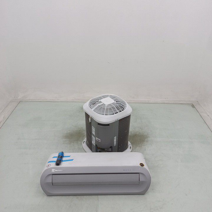 AR CONDICIONADO ELECTROLUX YI09F 9000 BTUS FR