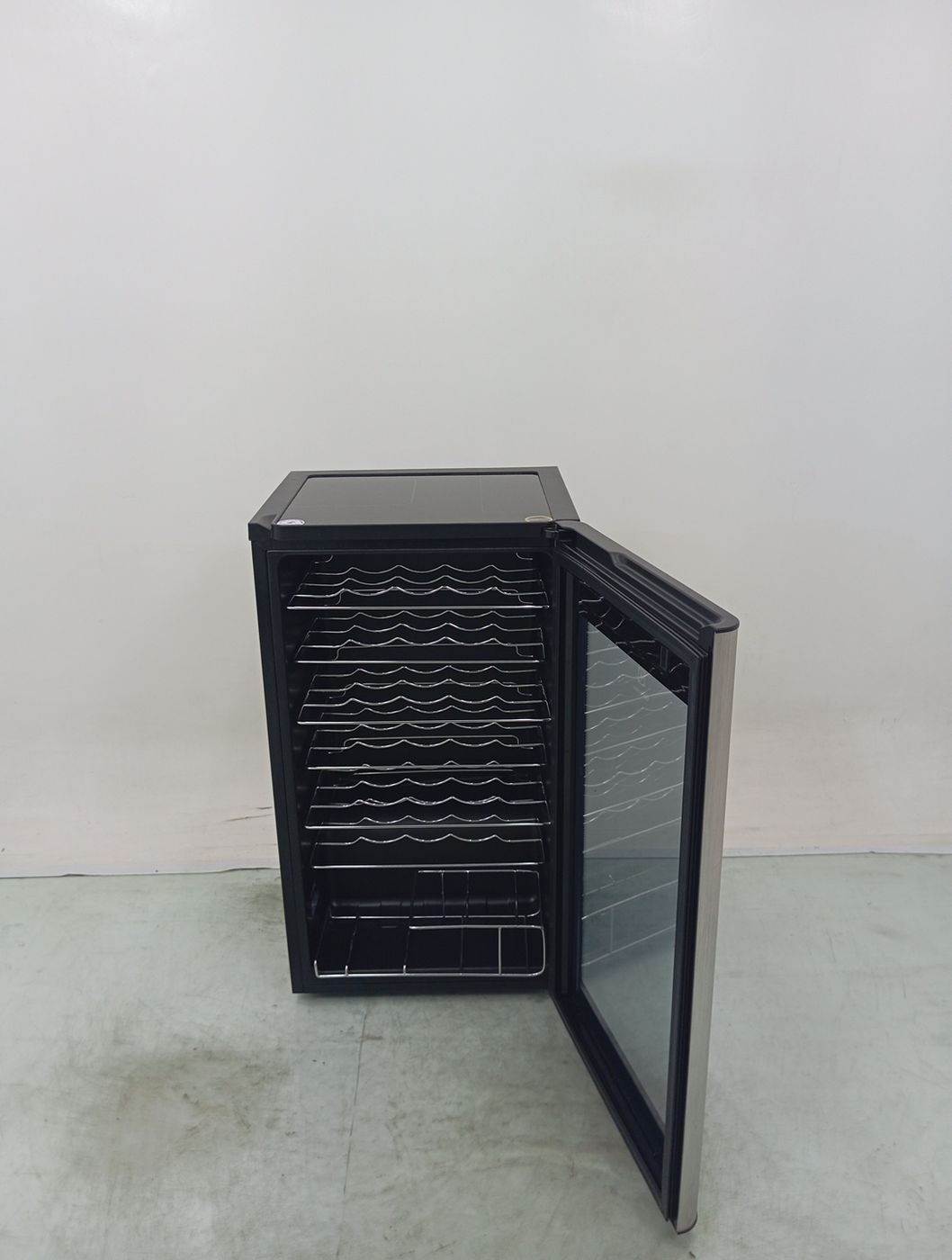 ADEGA ELECTROLUX ACS34 34 GARRAFAS UMA PORTA 