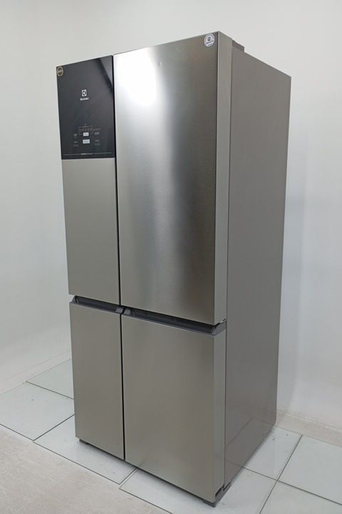REFRIGERADOR ELECTROLUX IQ8S FROST FREE MULTI