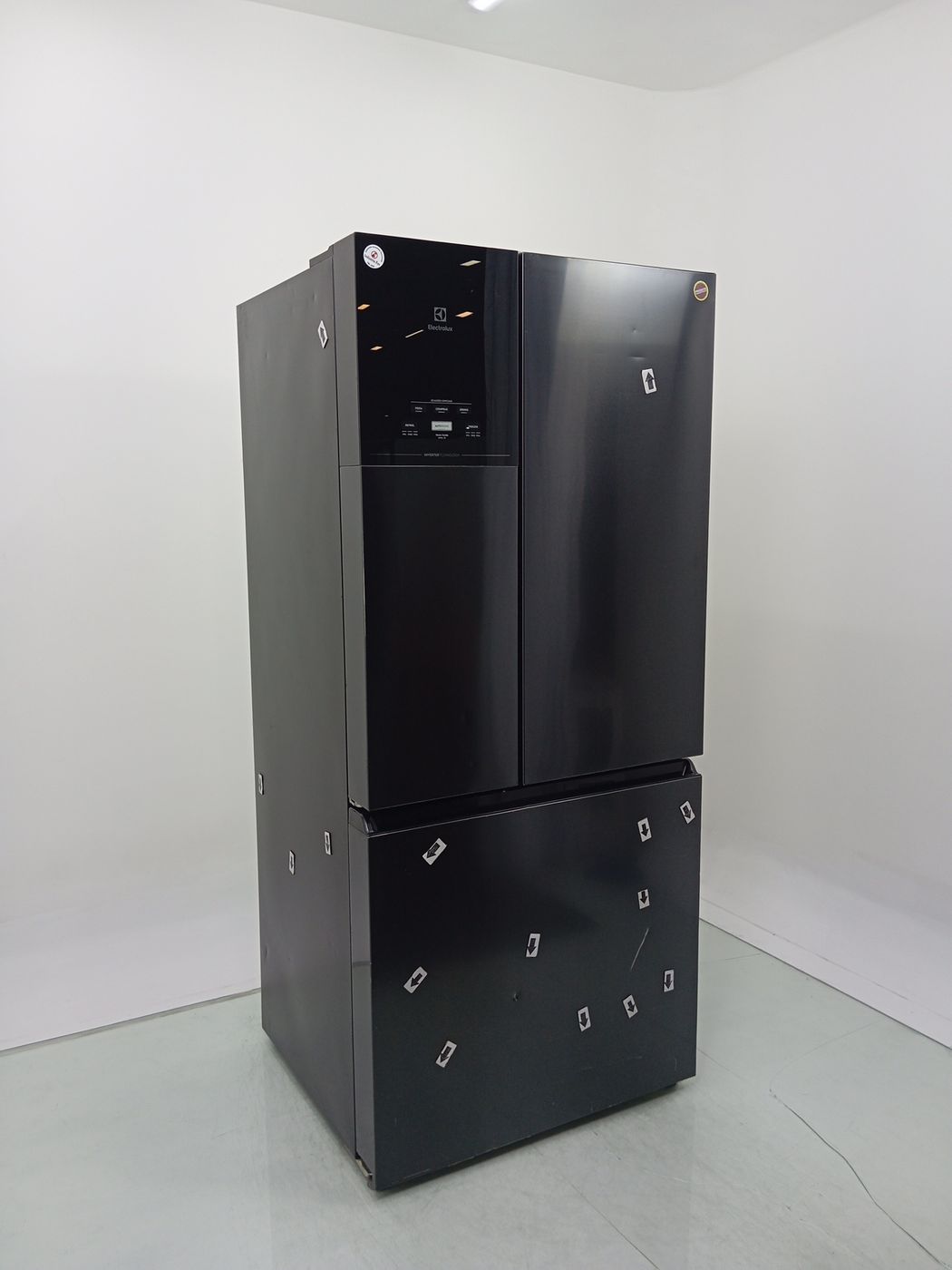 Refrigerador Electrolux Im8b - Refrigerador Electrolux Im8b-127 V-preto ...