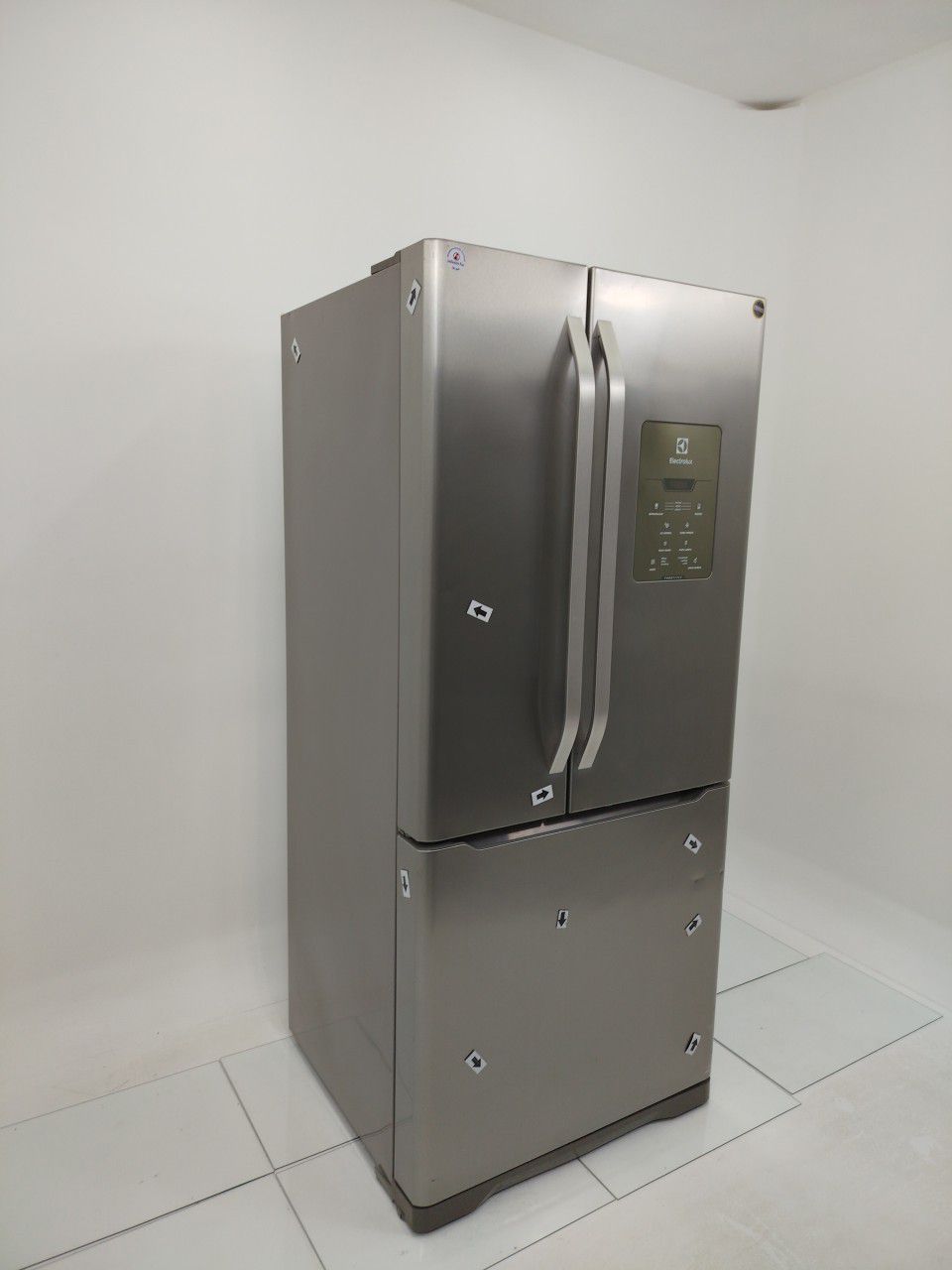 REFRIGERADOR ELECTROLUX DM84X   FROST FREE 57