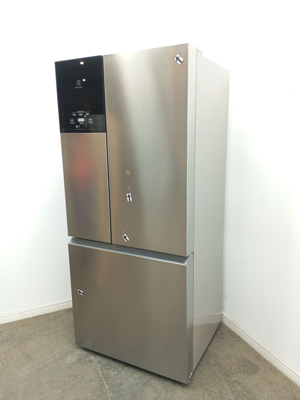 REFRIGERADOR ELECTROLUX IM8S FROST FREE INVER