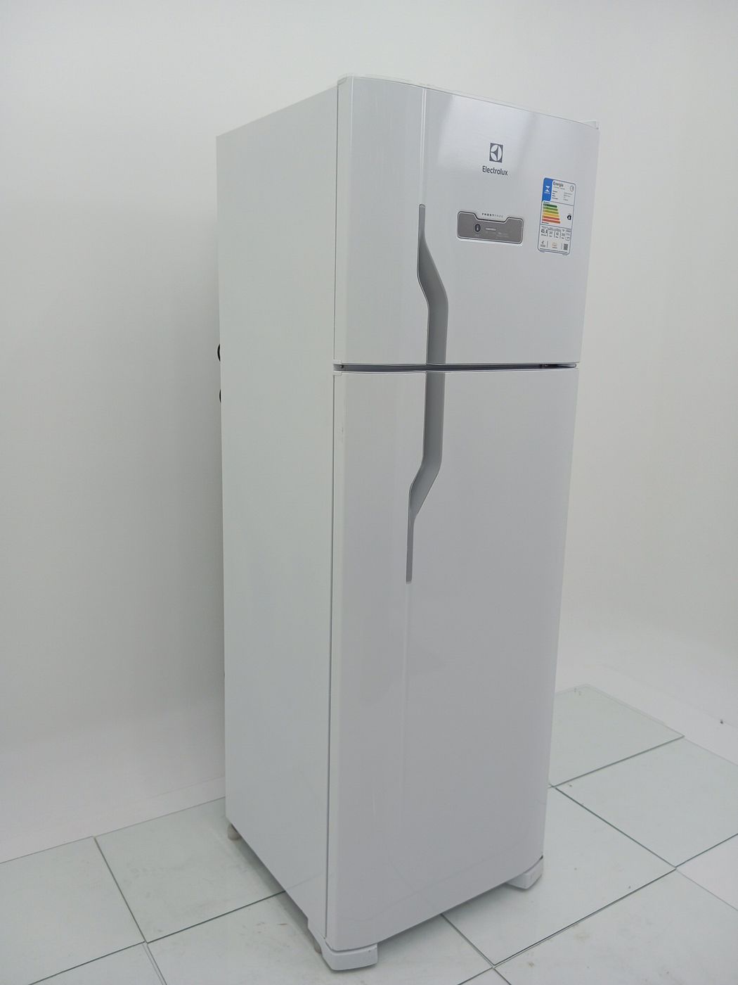 REFRIGERADOR ELECTROLUX TF39-   FROST FREE 31