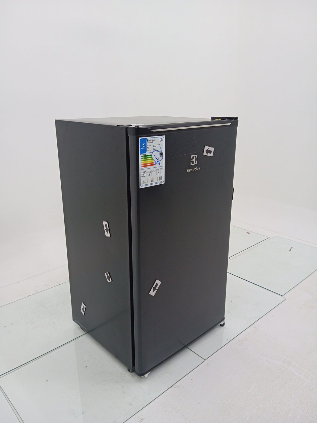 FRIGOBAR ELECTROLUX EM90B 90L EFFICIENT COM C