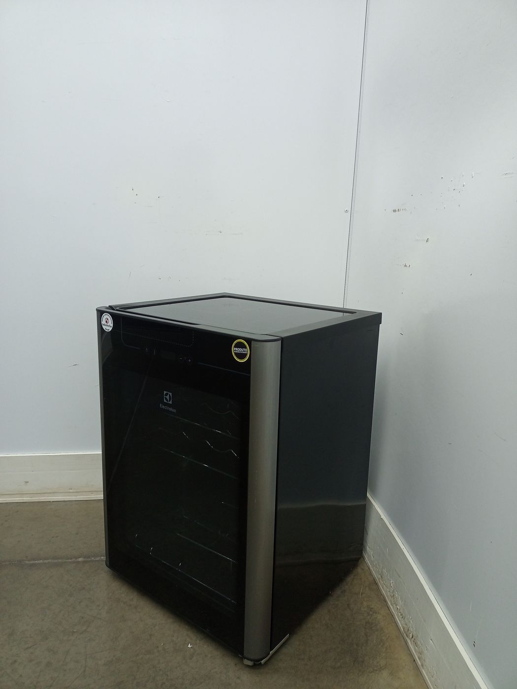 ADEGA ELECTROLUX VINHOS 1 PORTA ACS24 24 GARR