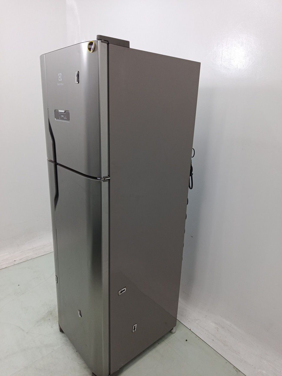 GELADEIRA ELECTROLUX DFX41 FROST FREE 371L DU