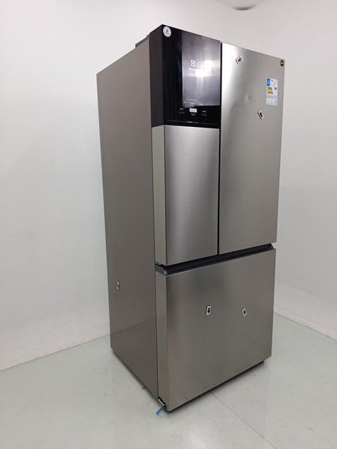 REFRIGERADOR ELECTROLUX IM8S FROST FREE INVER
