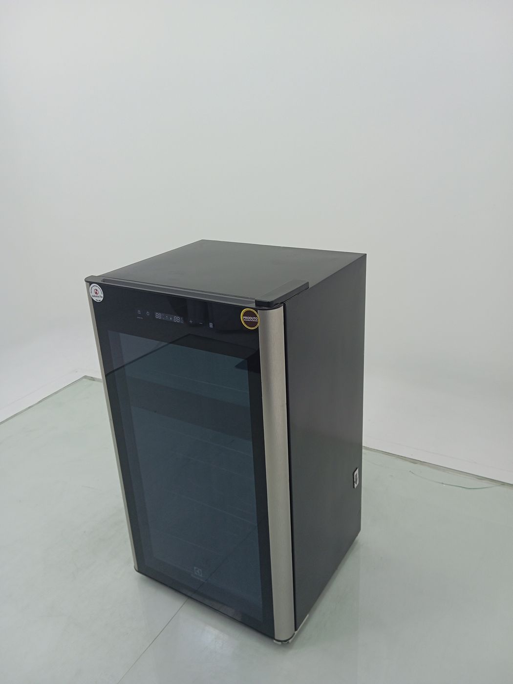 ADEGA ELECTROLUX WDF29 - Adega Electrolux WDF