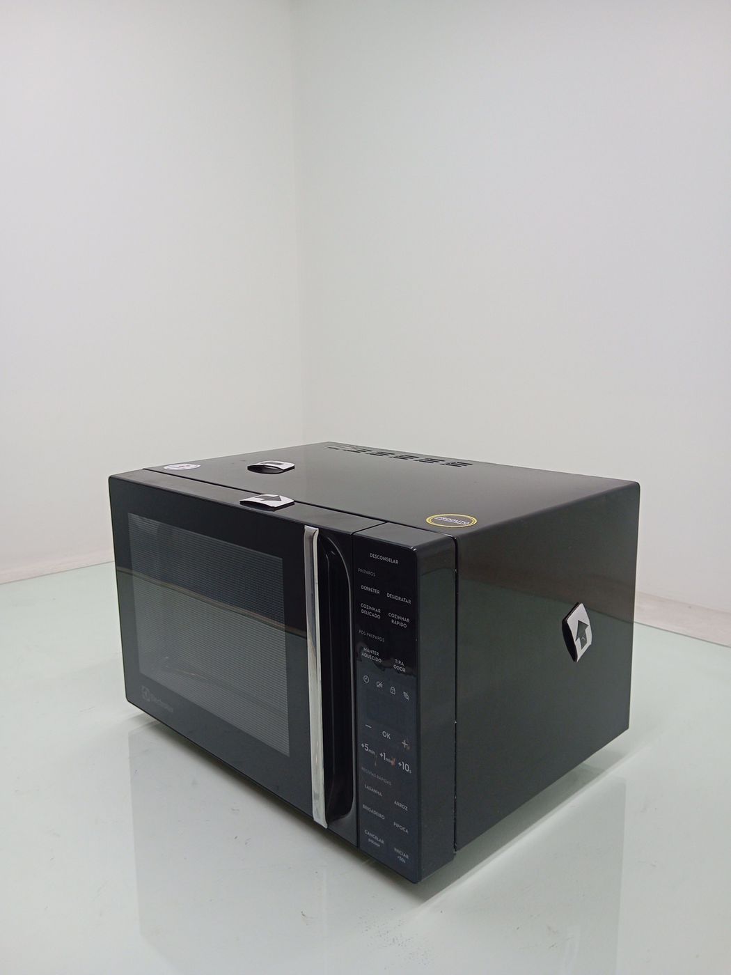 MICRO-ONDAS ELECTROLUX ME23P 23L - PRETO