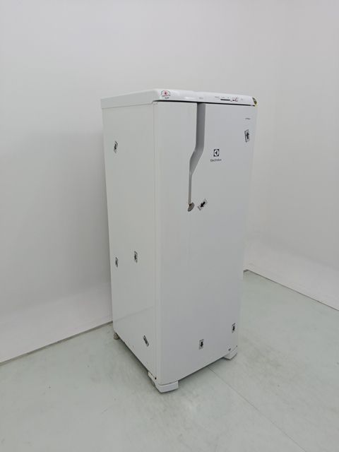 REFRIGERADOR ELECTROLUX RE31 - Refrigerador E