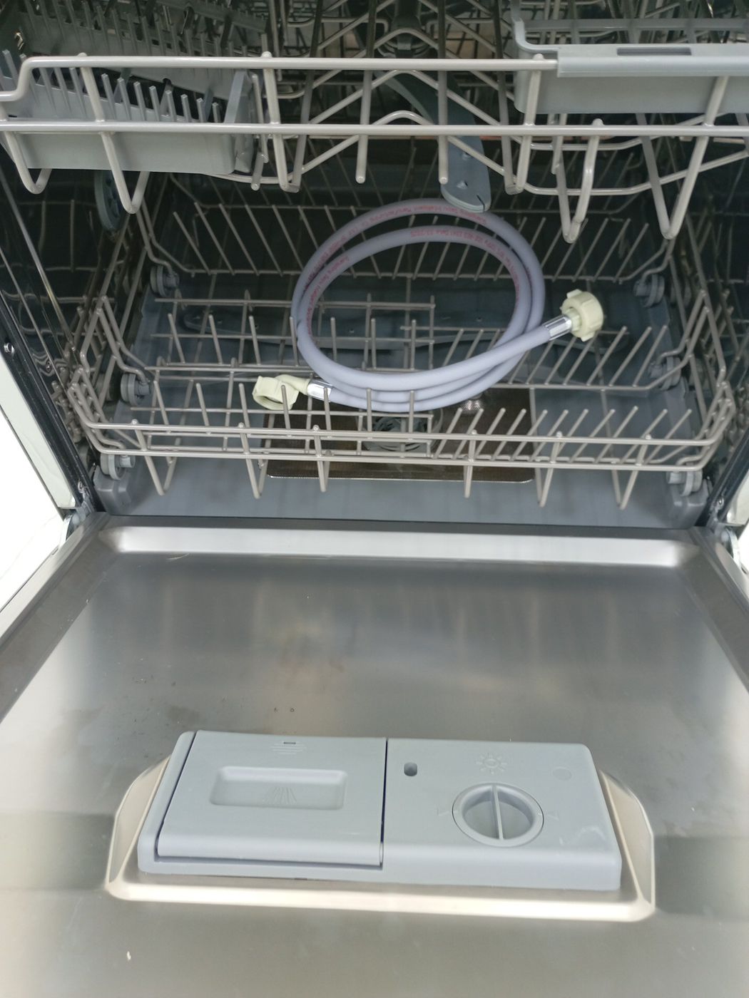 LAVA LOUCAS ELECTROLUX LE08S - Lava Louça Ele