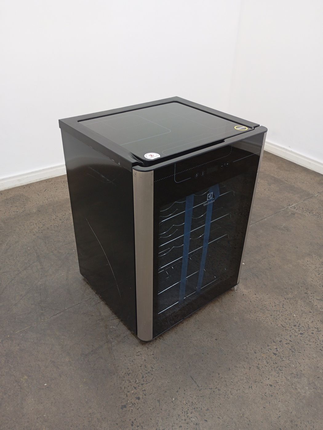ADEGA ELECTROLUX VINHOS 1 PORTA ACS24 24 GARR