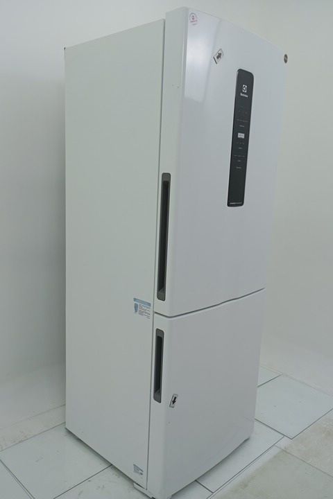 REFRIGERADOR ELECTROLUX IB54 DUAS PORTAS INVE