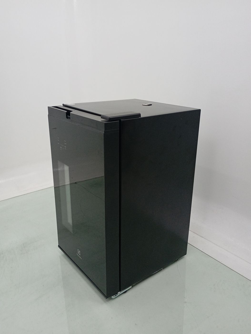 CERVEJEIRA ELECTROLUX EB10C HOME BAR FROST FR