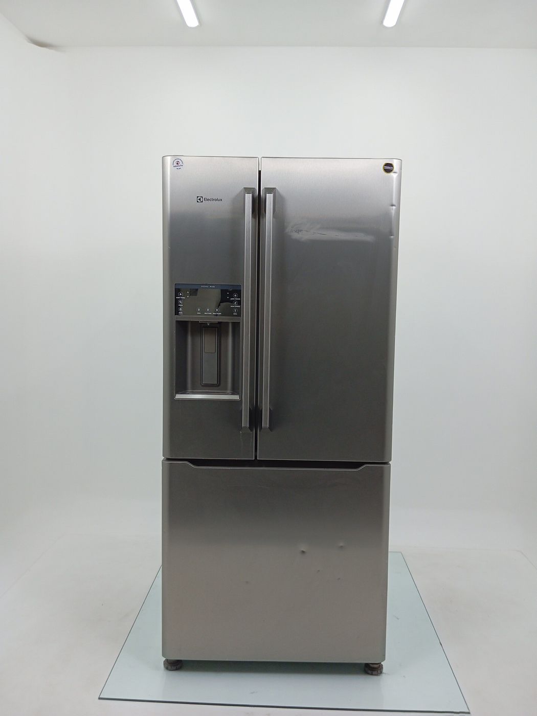 REFRIGERADOR ELECTROLUX DM86X FROST FREE TRES
