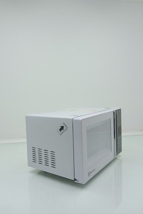 MICRO-ONDAS ELECTROLUX ME23B 23L - BRANCO