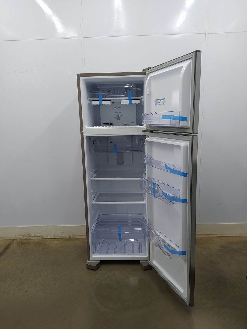 REFRIGERADOR ELECTROLUX TF39S FROST FREE 310L