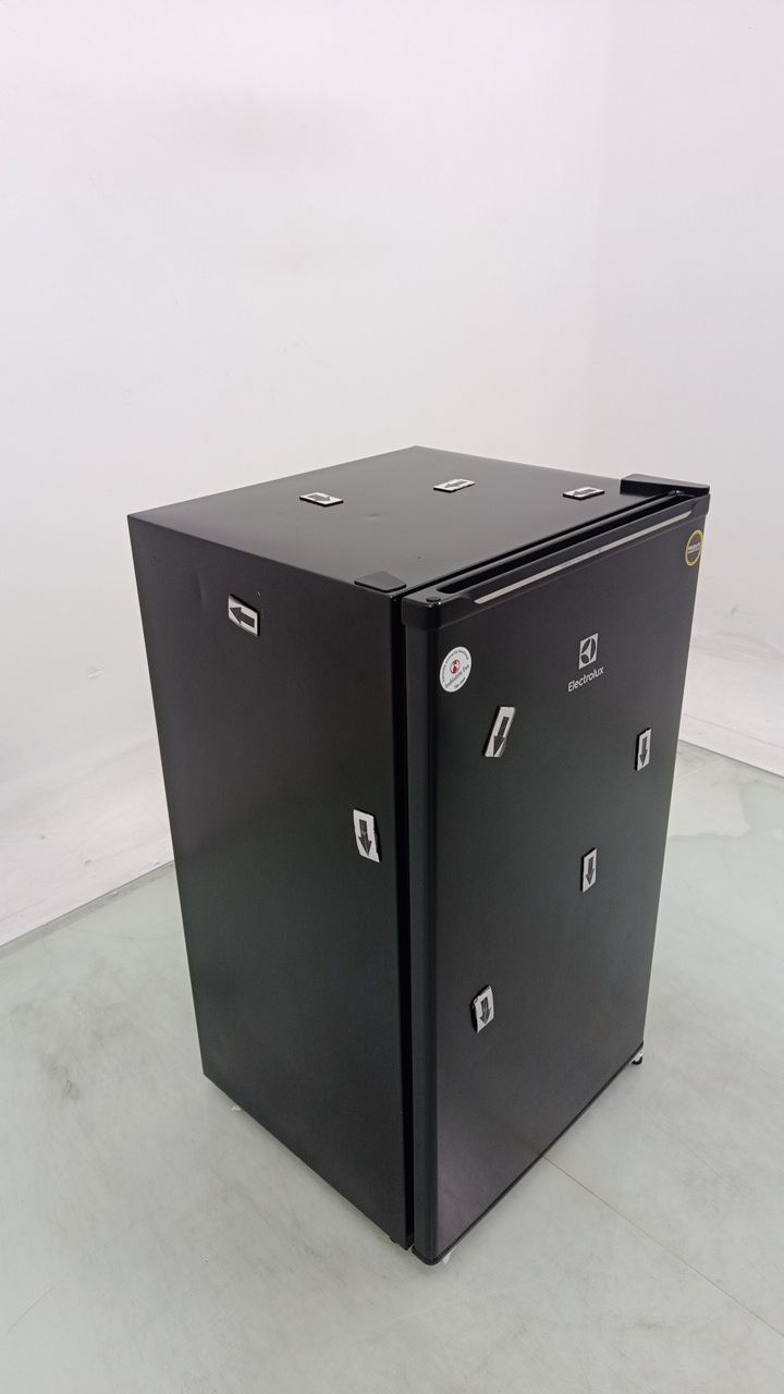 FRIGOBAR ELECTROLUX EM90B - Frigobar Electrol