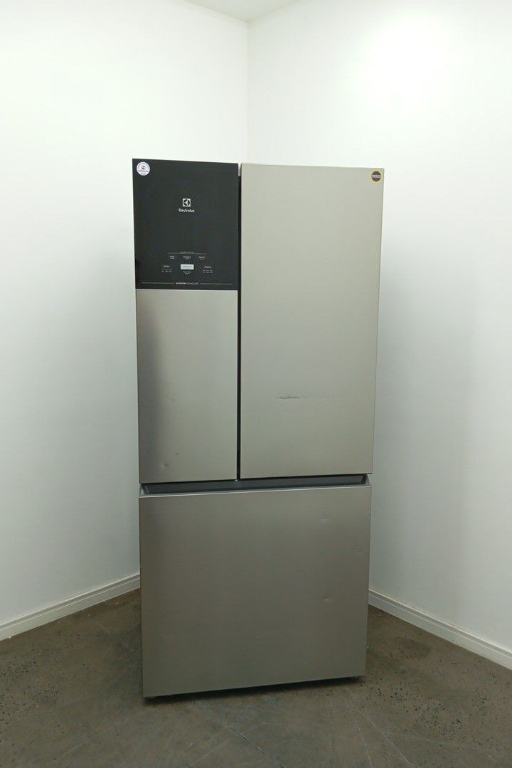 REFRIGERADOR ELECTROLUX IM8S FROST FREE INVER