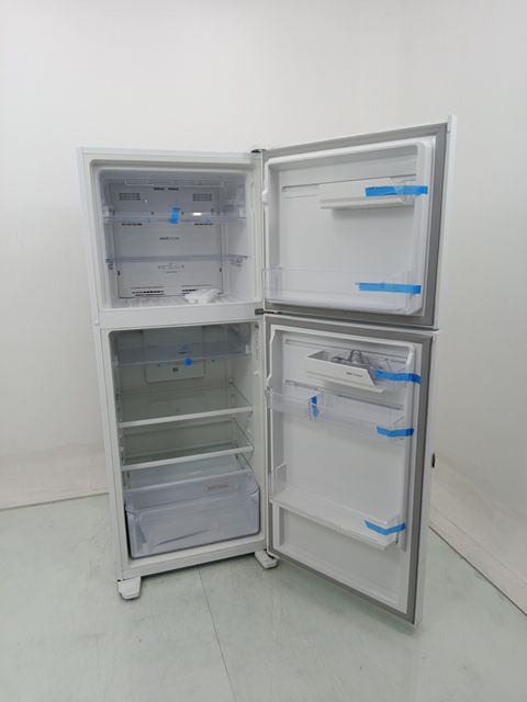 REFRIGERADOR ELECTROLUX TF55 - Refrigerador E