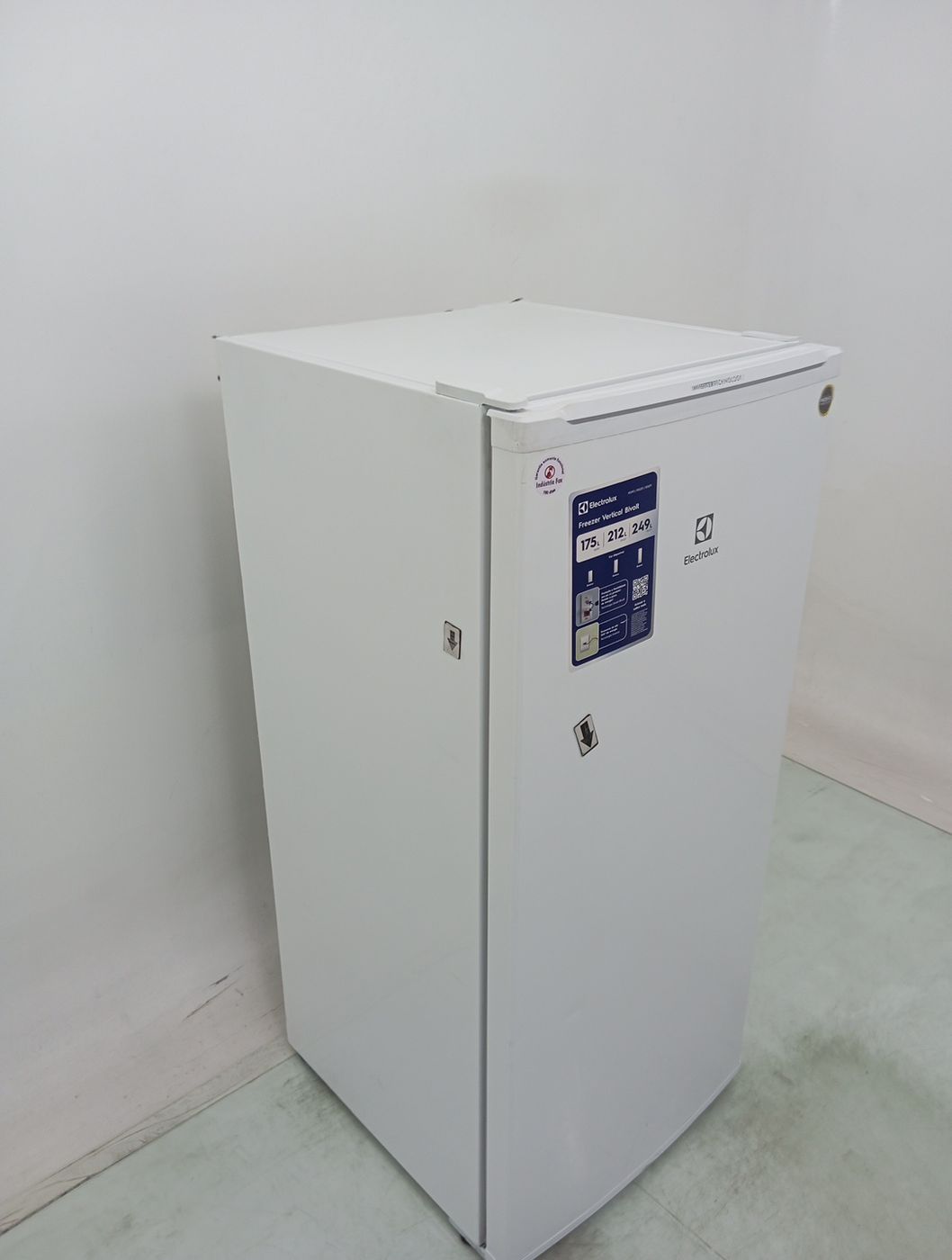 FREEZER VERTICAL ELECTROLUX  - BRANCO