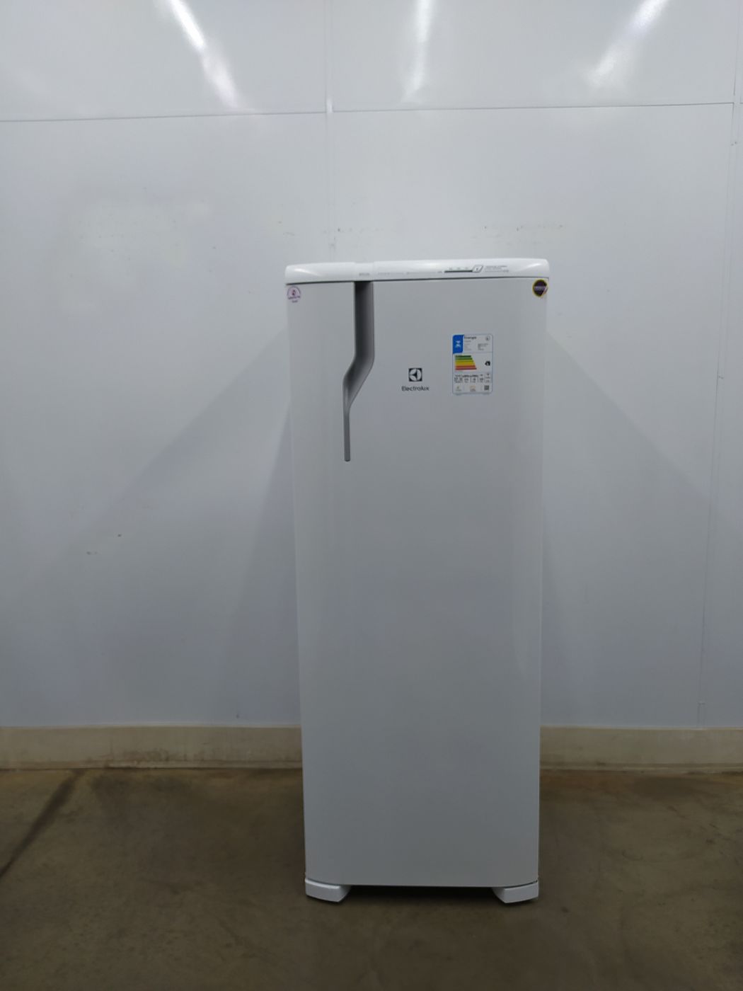 REFRIGERADOR ELECTROLUX RFE39 322l - BRANCO