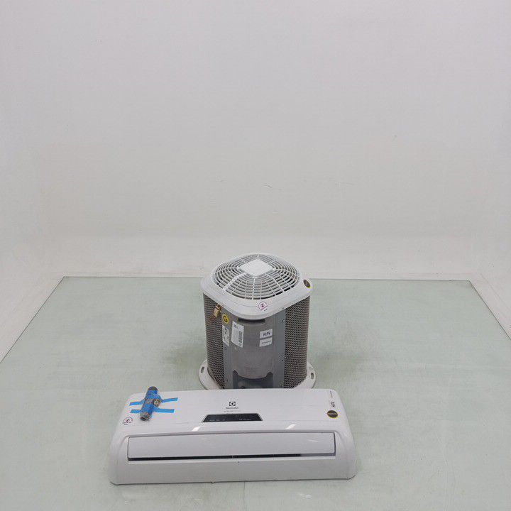 AR CONDICIONADO ELECTROLUX QI09F - Split Elec