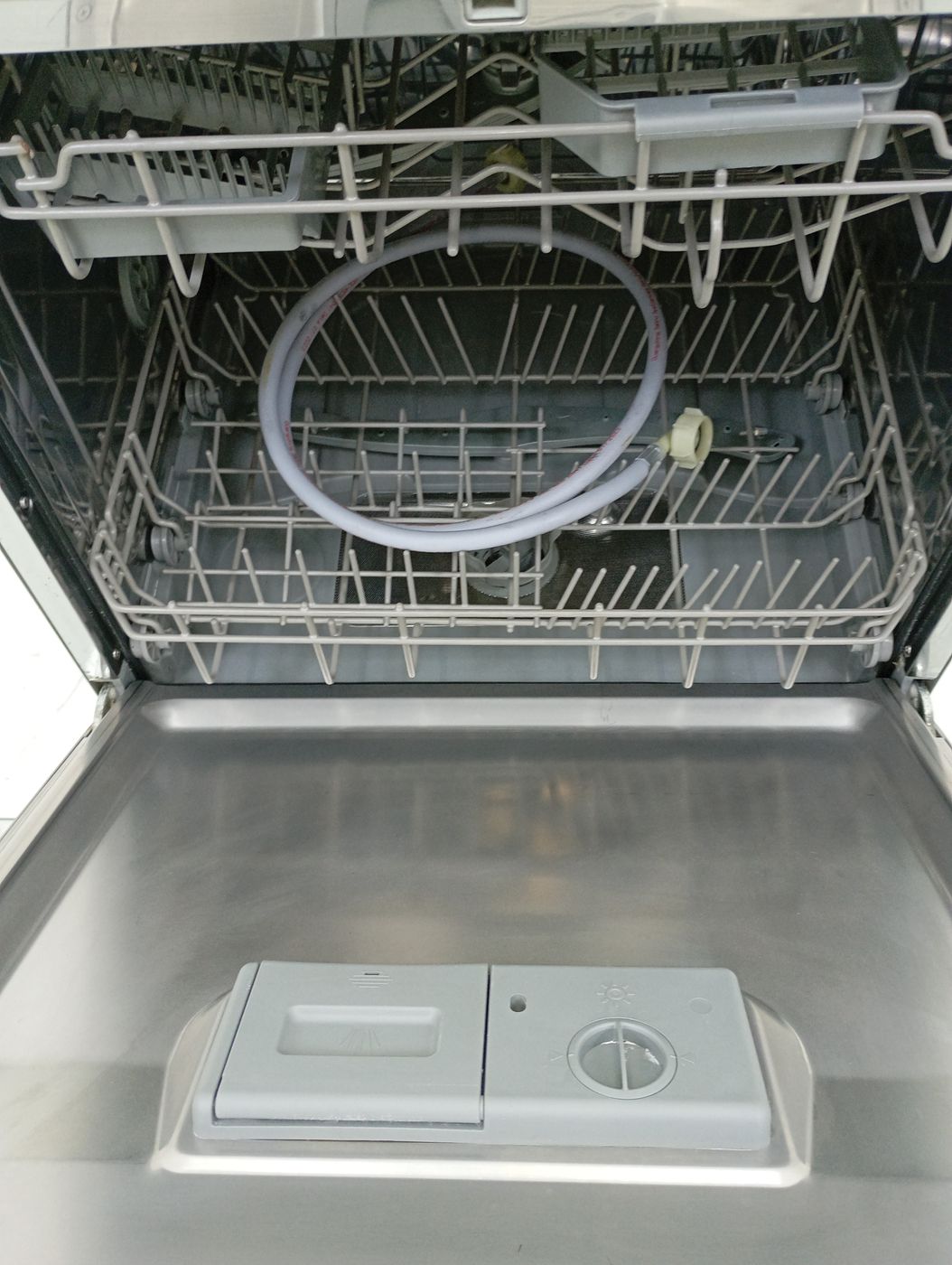 LAVA LOUCAS ELECTROLUX LE08S - Lava Louça Ele