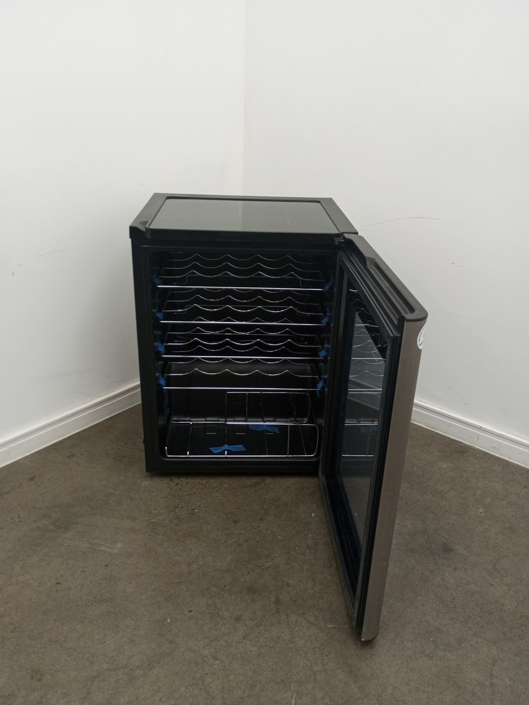 ADEGA ELECTROLUX VINHOS 1 PORTA ACS24 24 GARR