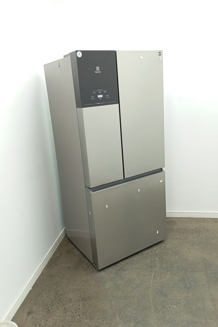 REFRIGERADOR ELECTROLUX IM8S FROST FREE INVER