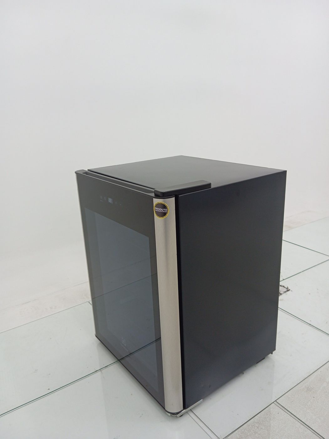 ADEGA ELECTROLUX VINHOS 1 PORTA WSF24 24 GARR