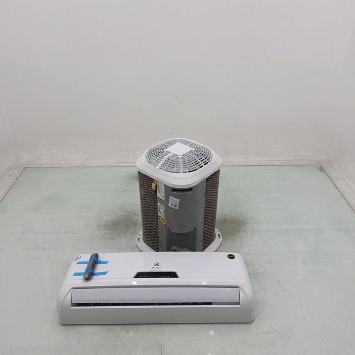 AR CONDICIONADO ELECTROLUX QI12R SPLIT 12000 