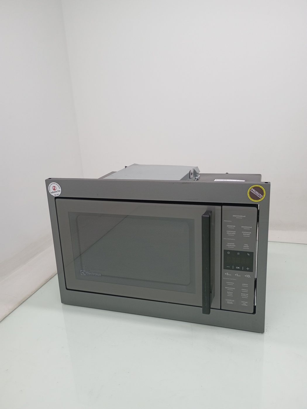 MICRO-ONDAS ELECTROLUX ME3BC DE EMBUTIR 34L C