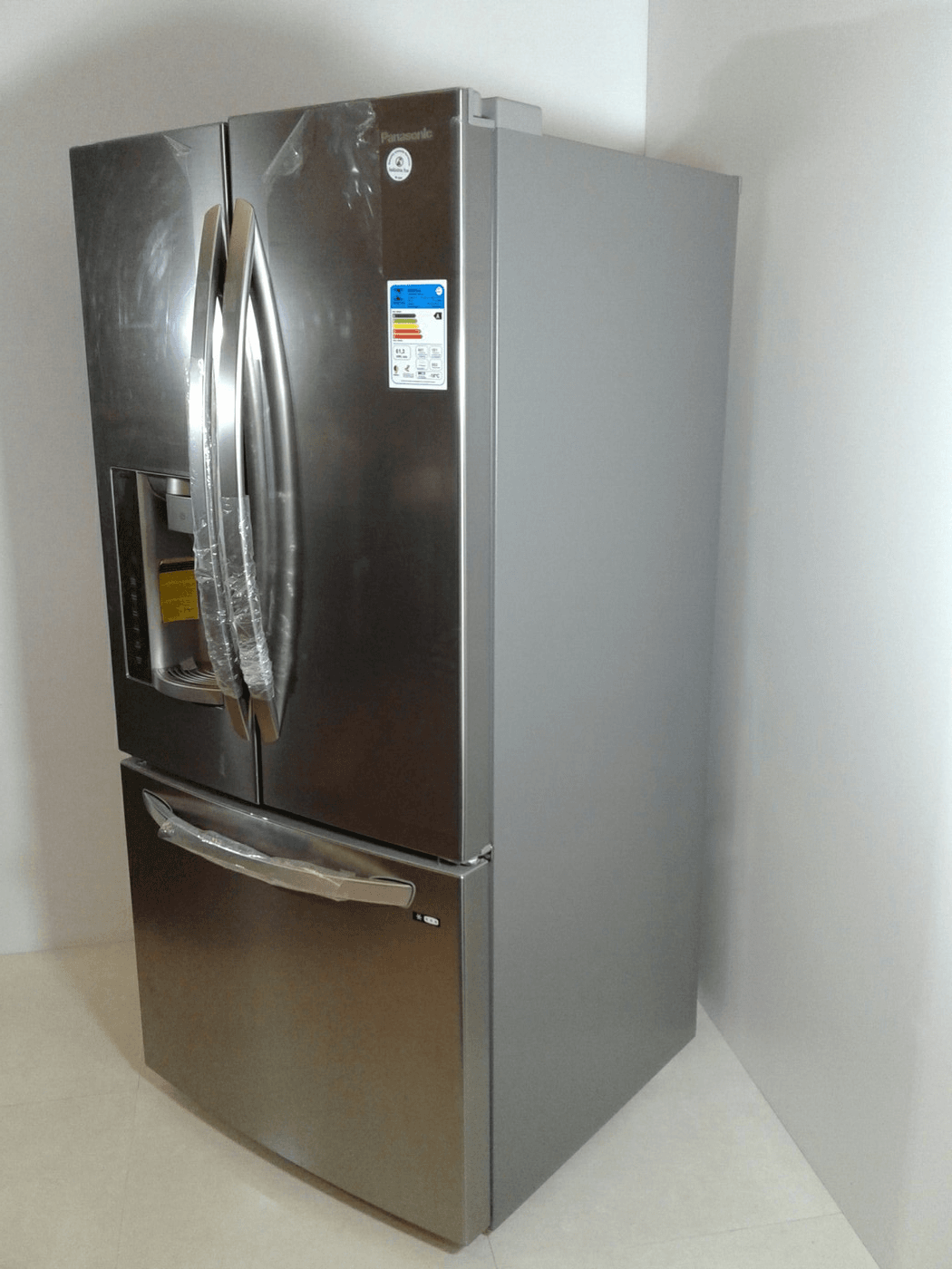 REFRIGERADOR PANASONIC 3 PORTAS 592 L