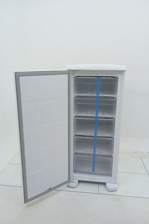 FREEZER ELECTROLUX FE19- VERTICAL CYCLE DEFRO