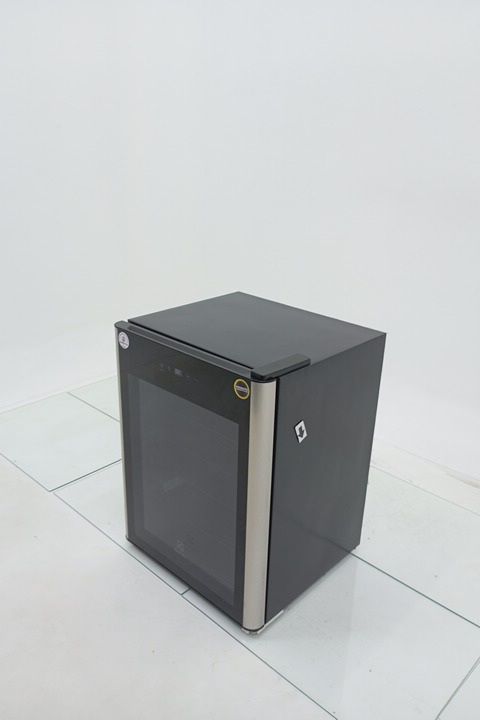 ADEGA ELECTROLUX VINHOS 1 PORTA WSF24 24 GARR