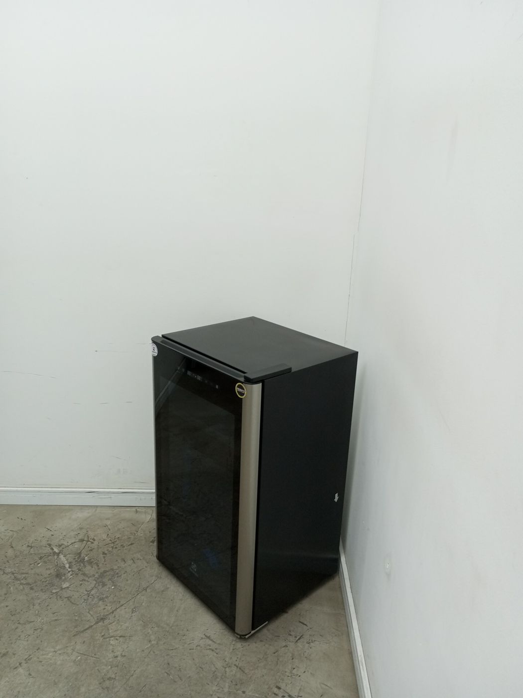 ADEGA ELECTROLUX WDF29 DUAL ZONE 29 GARRAFAS 