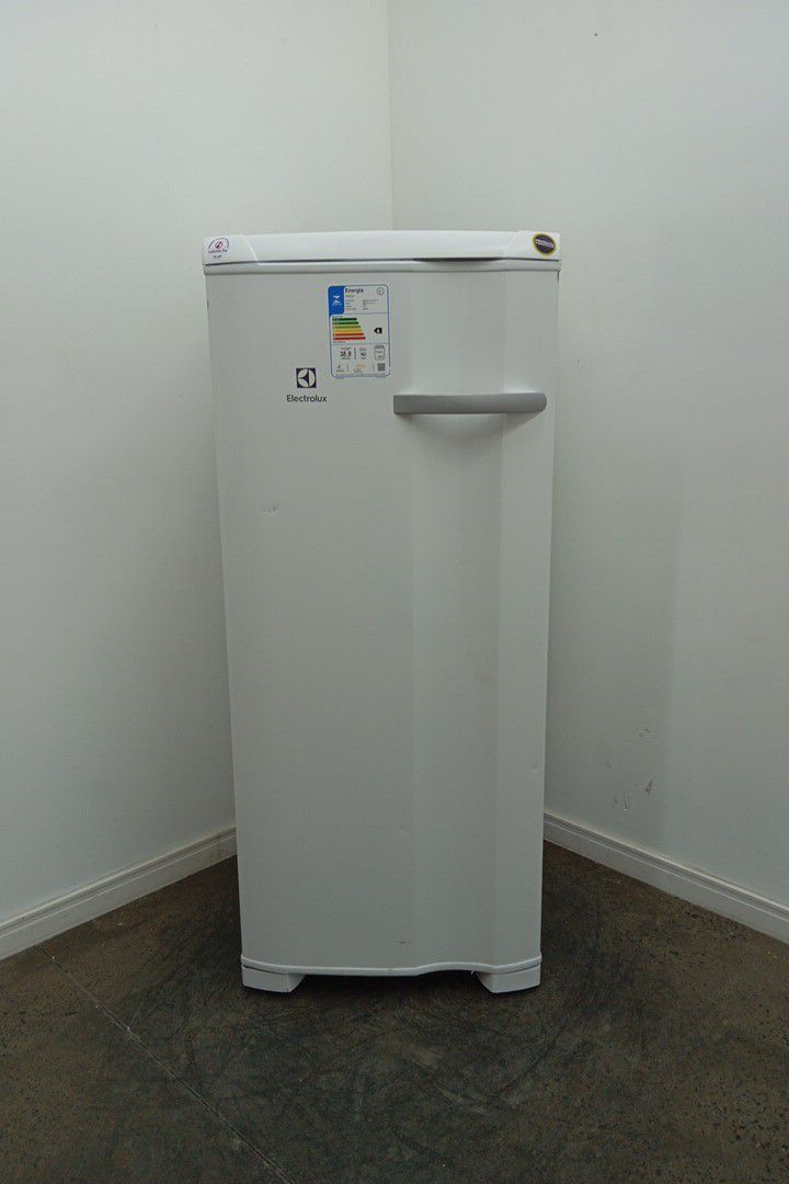 Freezer Electrolux Fe19 Vertical Cycle Defrost Uma Porta 162l Branco
