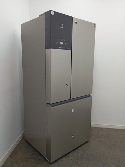 REFRIGERADOR ELECTROLUX IM8S FROST FREE INVER