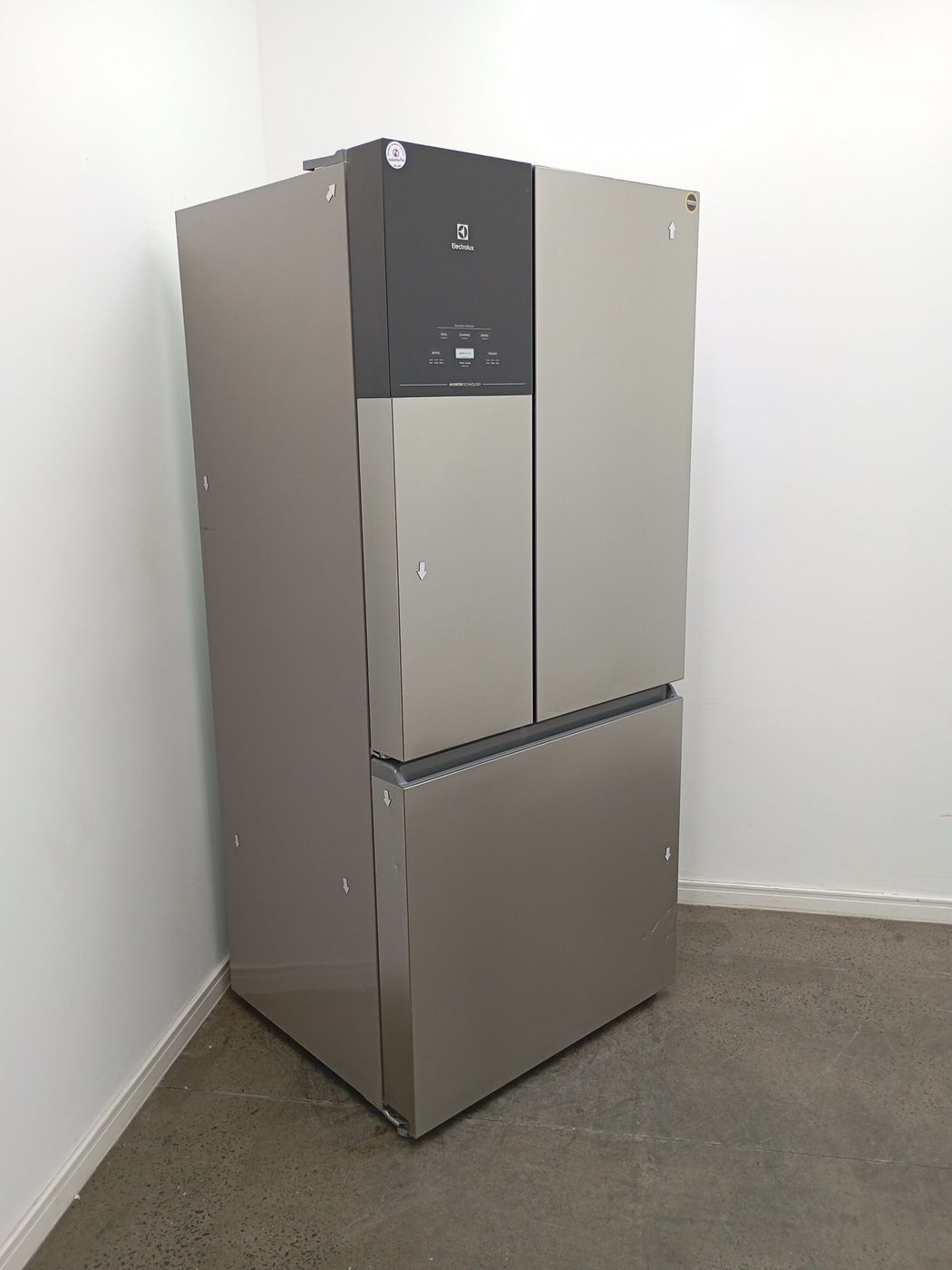 REFRIGERADOR ELECTROLUX IM8S FROST FREE INVER