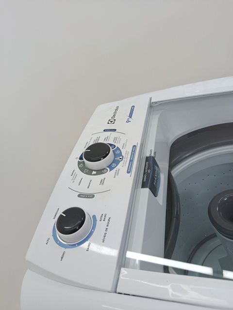 LAVADORA ELECTROLUX LED09 - Lavadora Electrol