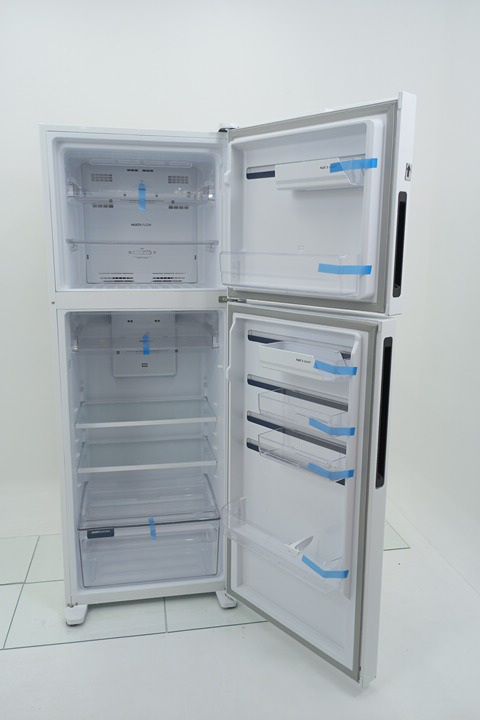 REFRIGERADOR ELECTROLUX FROST FREE INVERTER 4