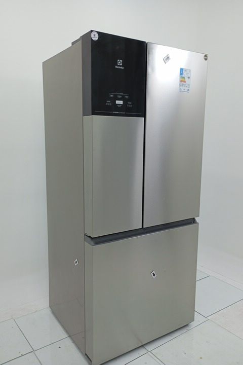 REFRIGERADOR ELECTROLUX IM8S FROST FREE INVER