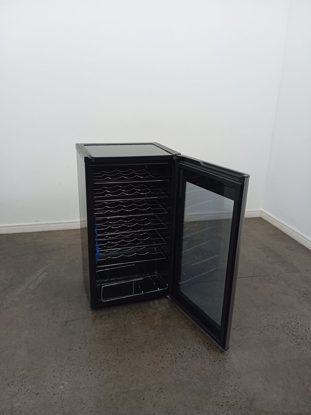 ADEGA ELECTROLUX VINHOS 1 PORTA ACS34 34 GARR