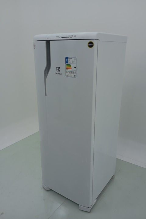 REFRIGERADOR ELECTROLUX RE31 UMA PORTA 240l B