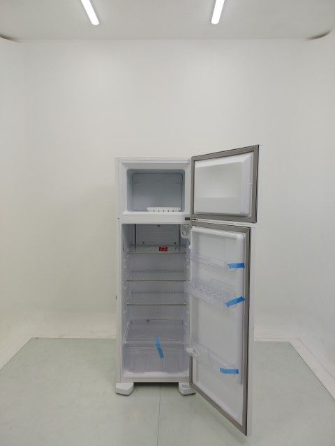 REFRIGERADOR ELECTROLUX DC35A   DUAS PORTAS C