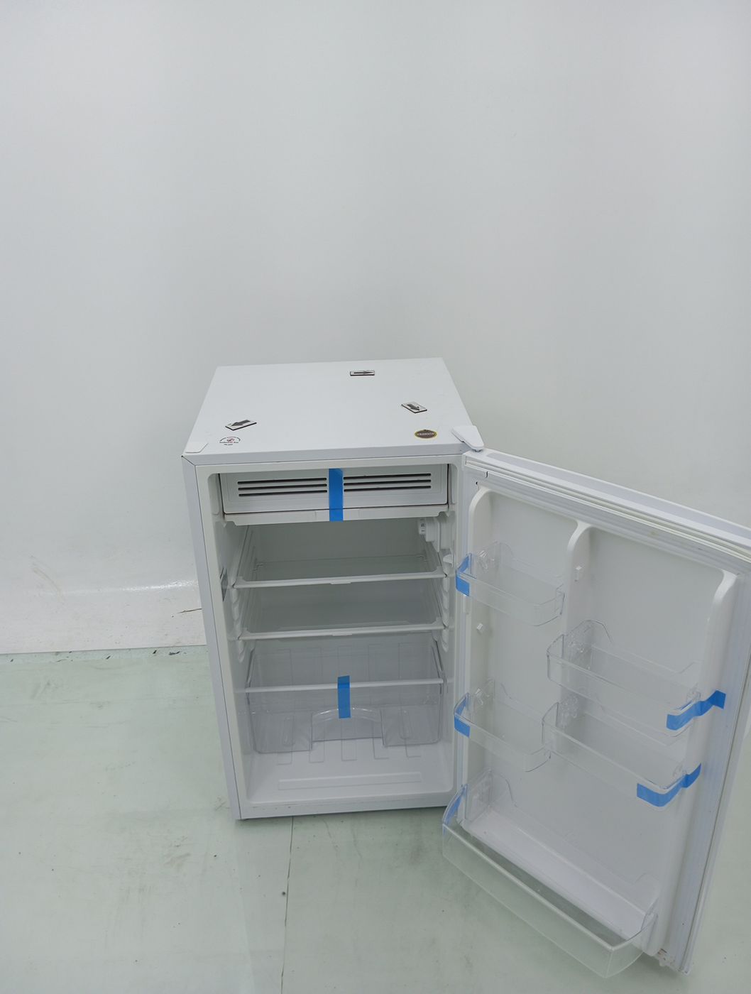 FRIGOBAR ELECTROLUX EM120 - Frigobar Electrol